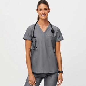 🔴🔴SOLD 🔴🔴FIGS XS women’s scrub set graphite